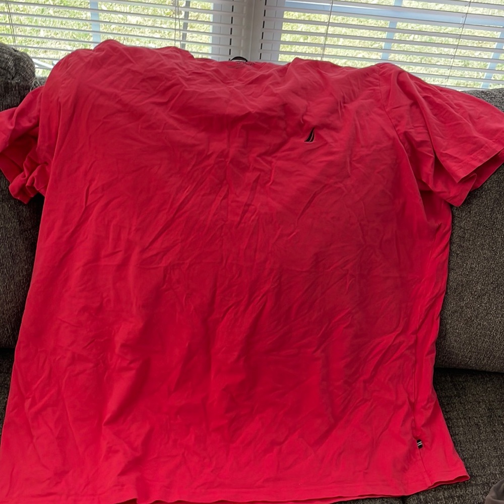 Tee shirt